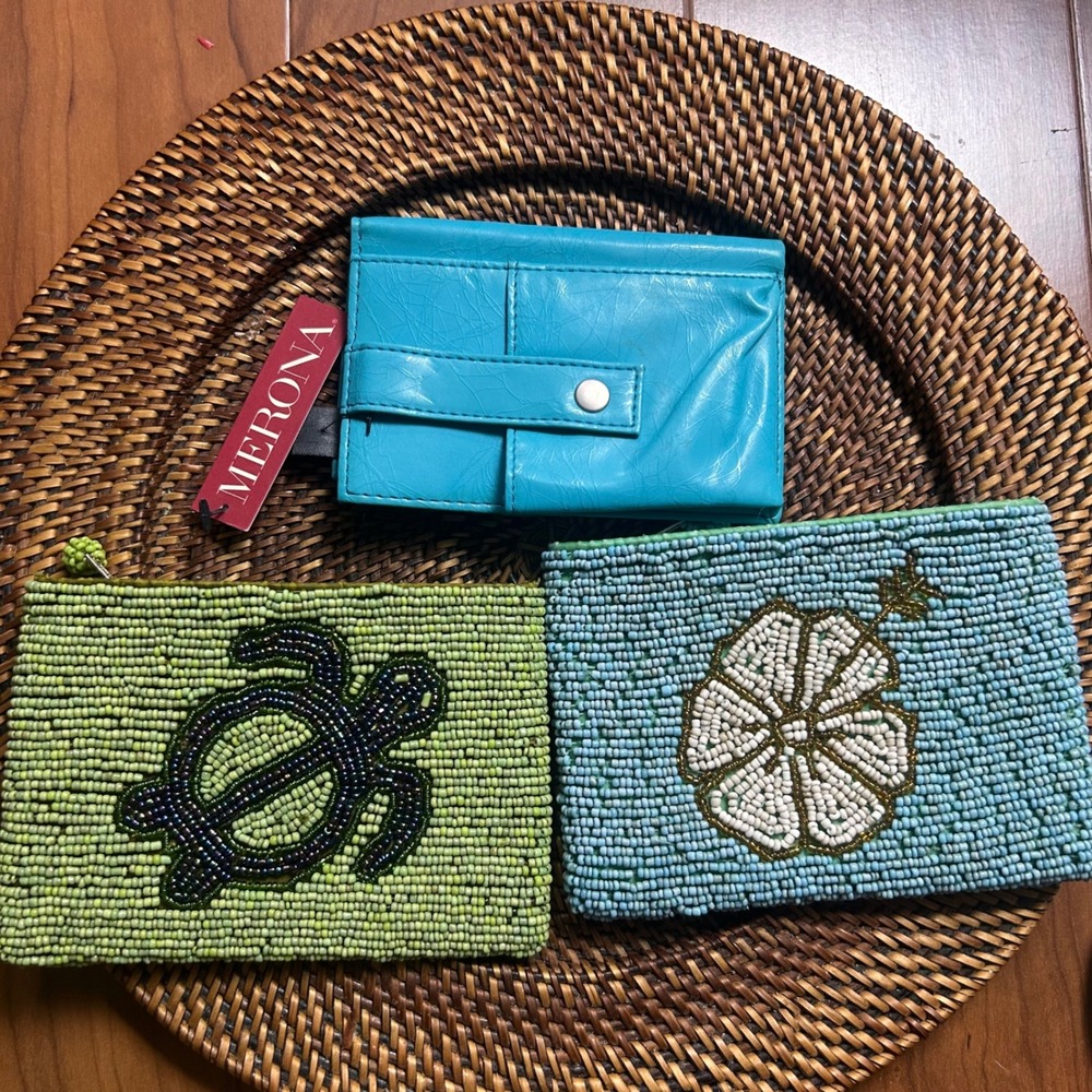 Merona Turquoise Wallet and Tropical Beaded Coin Purse Bundle Turtle Hibiscus